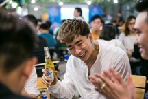 Người hâm mộ cả nước ganh tị vì màn "chiều" fan Quy Nhơn ngọt sớt của Chi Dân