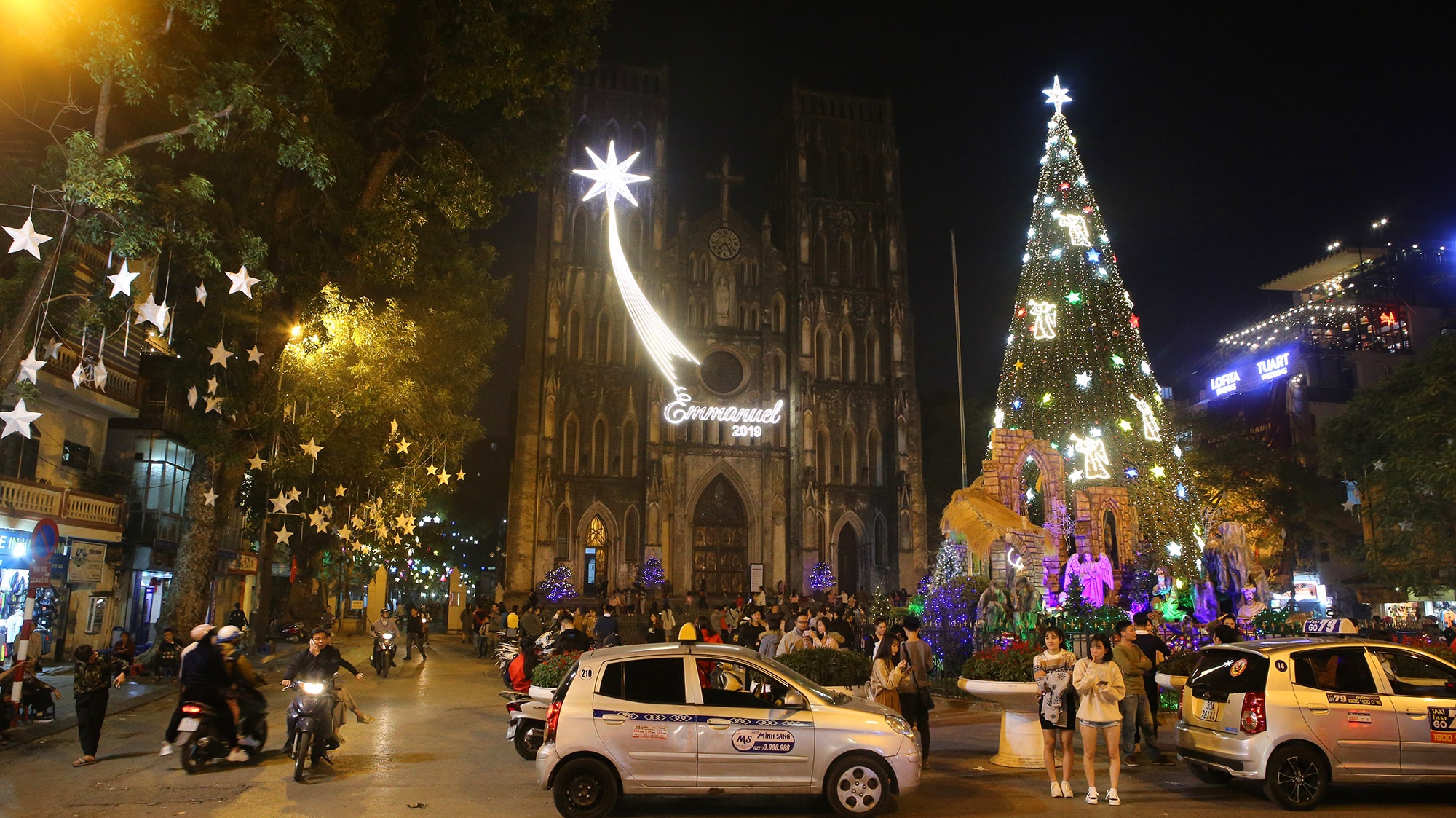 Các nhà thờ tại Hà Nội tỏa sáng lung linh chờ đón Noel 2019 - 9 Các nhà thờ tại Hà Nội tỏa sáng lung linh chờ đón Noel 2019 - 9