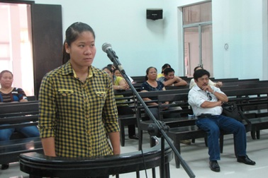 Hủy án vụ nữ cảnh sát giao thông tham ô