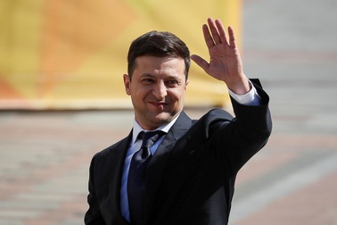 Vừa nhậm chức, tân Tổng thống Ukraine đối mặt với nguy cơ bị kiện