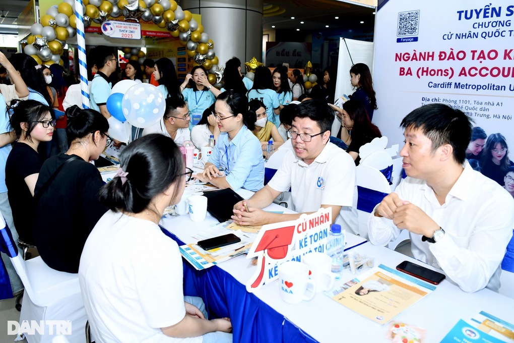 Trường Đại học Kinh tế Quốc dân sẽ lập thêm 3 trường, chuẩn bị lên đại học - 1 Trường Đại học Kinh tế Quốc dân sẽ lập thêm 3 trường, chuẩn bị lên đại học - 1