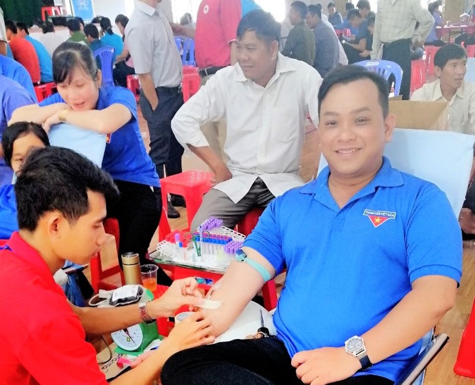 Thầy giáo trường làng 33 lần hiến máu - 1 Thầy giáo trường làng 33 lần hiến máu - 1