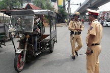 Hà Nội bác thông tin “xóa sổ” xe ba bánh