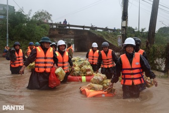 Nam Trung Bộ sắp mưa rất to, có nơi trên 180mm