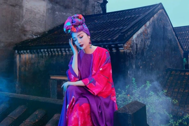 Chủ tịch TP Hội An lên tiếng về hình ảnh Giáng My ngồi trên nóc nhà cổ