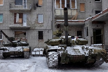 Giao tranh ác liệt, Ukraine dọa ban bố tình trạng thiết quân luật