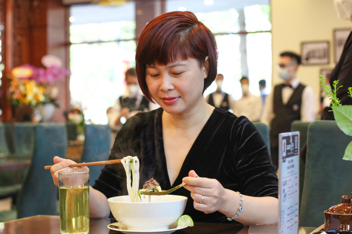 Phở Thìn 13 Lò Đúc - nét văn hóa mang tính biểu tượng của ẩm thực Việt - 4 Phở Thìn 13 Lò Đúc - nét văn hóa mang tính biểu tượng của ẩm thực Việt - 4