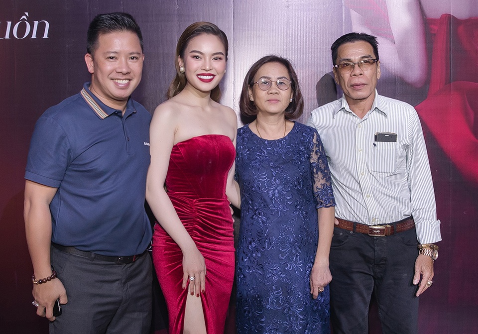Chồng Giang Hồng Ngọc khiến Việt Anh stress khi nhờ vả giúp vợ - 9 Chồng Giang Hồng Ngọc khiến Việt Anh stress khi nhờ vả giúp vợ - 9