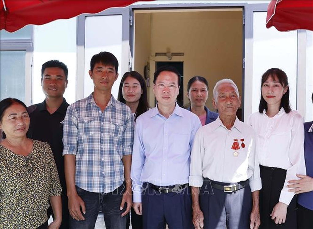 Chủ tịch nước Võ Văn Thưởng thăm quân và dân huyện đảo Cô Tô - 6 Chủ tịch nước Võ Văn Thưởng thăm quân và dân huyện đảo Cô Tô - 6