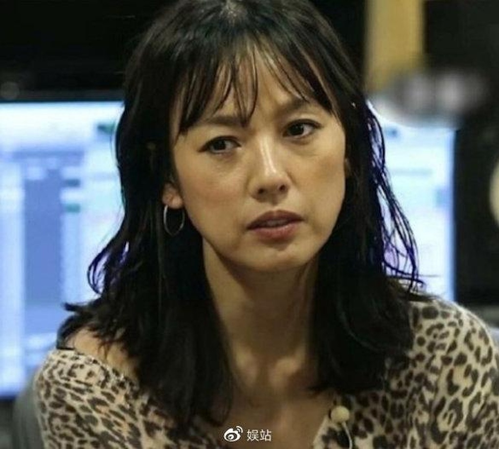 Ngoại hình của nữ thần gợi cảm Lee Hyori ở tuổi 43 - 1 Ngoại hình của nữ thần gợi cảm Lee Hyori ở tuổi 43 - 1