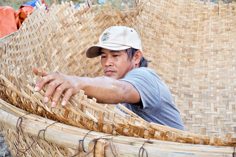 Những truyền nhân cuối cùng của tuyệt kỹ luyện thúng trăm năm - 6 Những truyền nhân cuối cùng của tuyệt kỹ luyện thúng trăm năm - 6