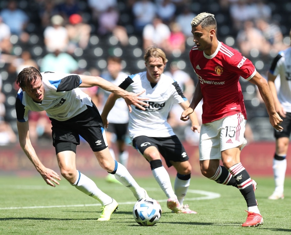 Man Utd thắng nhẹ nhàng trước đội bóng của Wayne Rooney - 6 Man Utd thắng nhẹ nhàng trước đội bóng của Wayne Rooney - 6