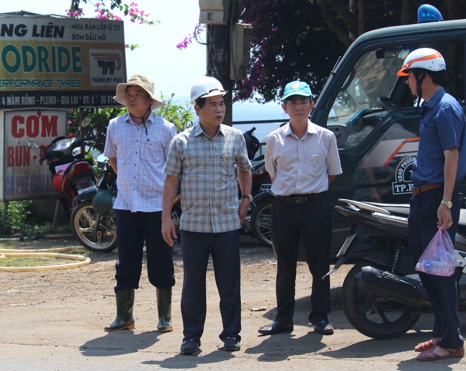 Liên tiếp xảy ra cháy lớn giữa tiết trời nắng nóng - 3