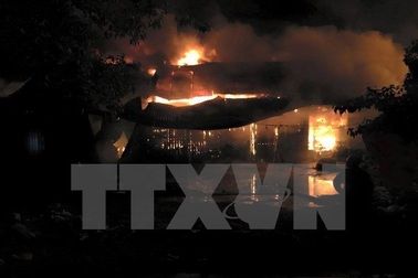 Đốt lửa sưởi gây cháy nhà, một người tử vong