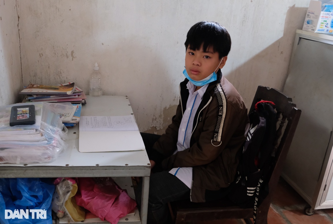 Nhói lòng cậu bé 9 tháng mất cha, 11 tuổi mồ côi mẹ khát khao được đi học - 5 Nhói lòng cậu bé 9 tháng mất cha, 11 tuổi mồ côi mẹ khát khao được đi học - 5
