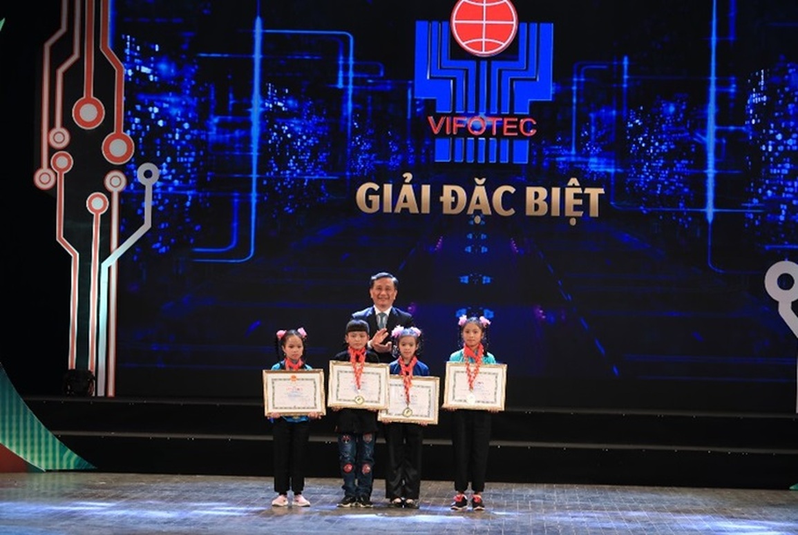 Nhóm học sinh lớp 5 trở thành quán quân Cuộc thi Sáng tạo toàn quốc - 1 Nhóm học sinh lớp 5 trở thành quán quân Cuộc thi Sáng tạo toàn quốc - 1