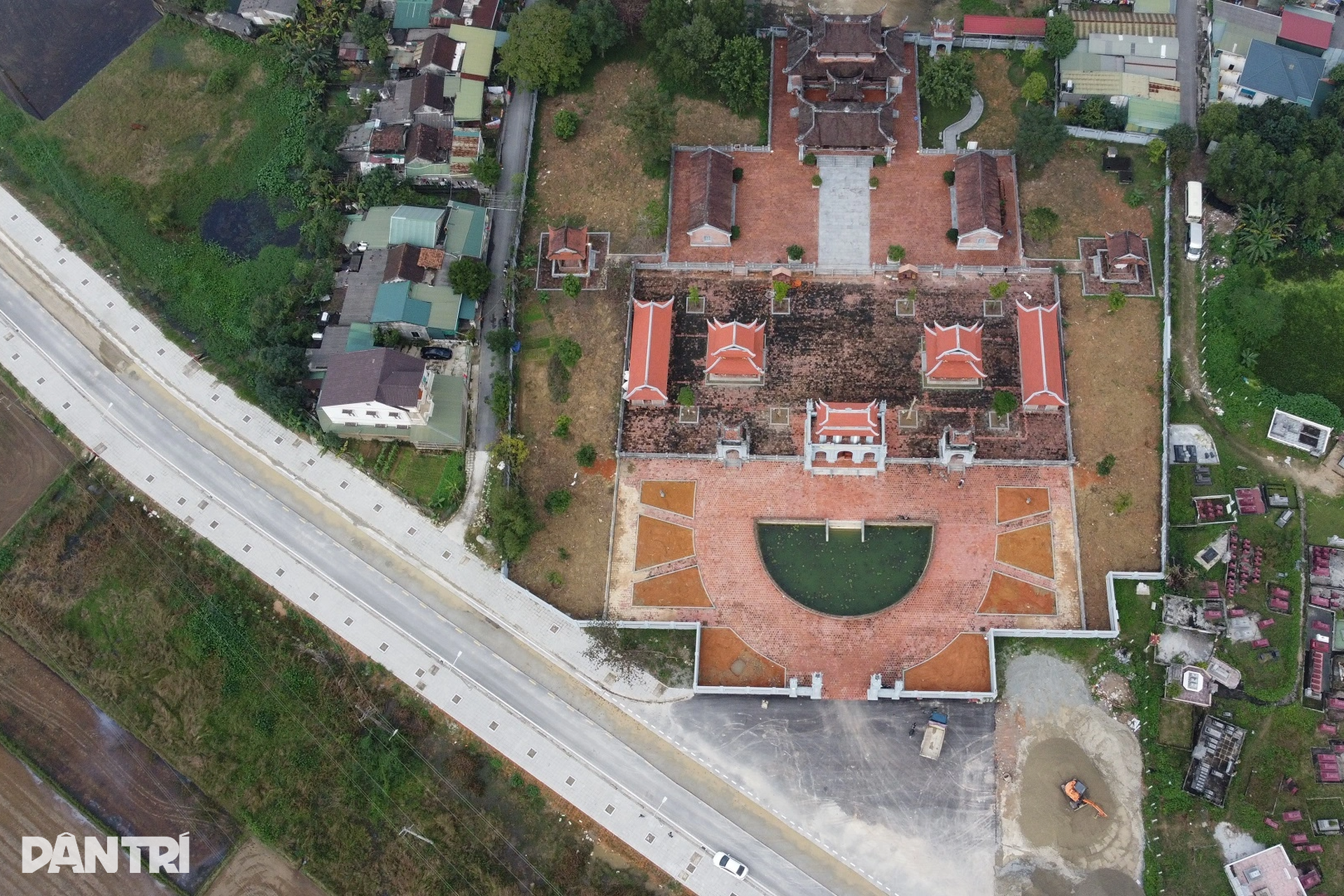 46 tỷ đồng 1km đường vào Văn Miếu: Chưa nghiệm thu đã cào lên làm lại - 12 46 tỷ đồng 1km đường vào Văn Miếu: Chưa nghiệm thu đã cào lên làm lại - 12