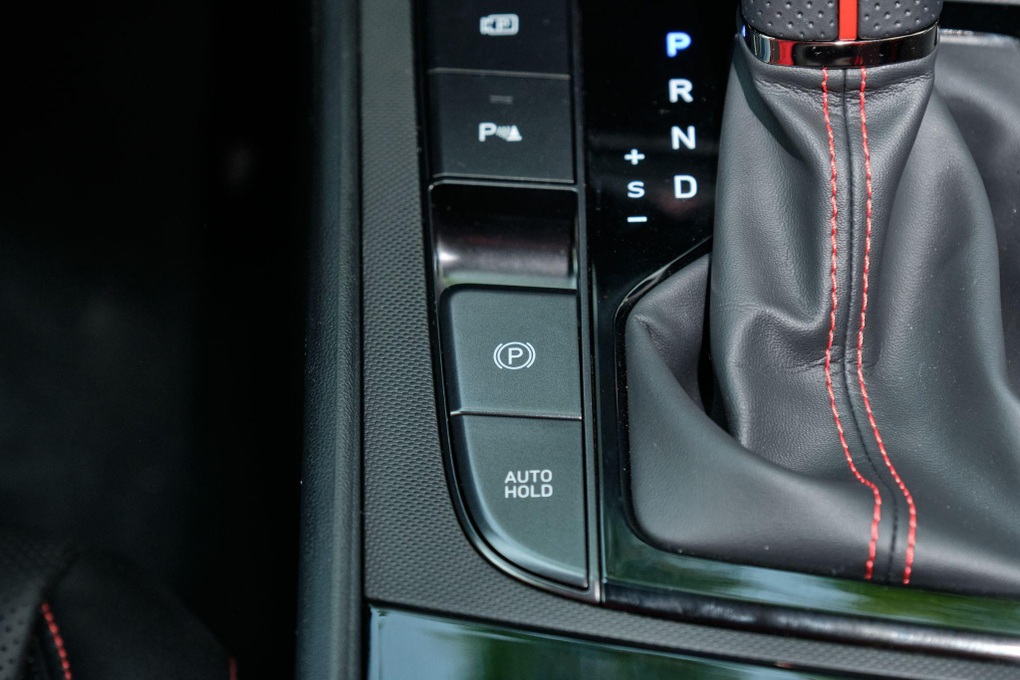 Trải nghiệm chi tiết Hyundai Elantra N-Line 2023: lái thú vị, đủ dính ghế - 19 Trải nghiệm chi tiết Hyundai Elantra N-Line 2023: lái thú vị, đủ dính ghế - 19