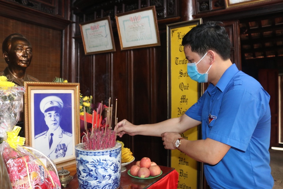 Tuổi trẻ Quảng Bình thi đua làm việc tốt kính dâng Đại tướng Võ Nguyên Giáp - 1 Tuổi trẻ Quảng Bình thi đua làm việc tốt kính dâng Đại tướng Võ Nguyên Giáp - 1
