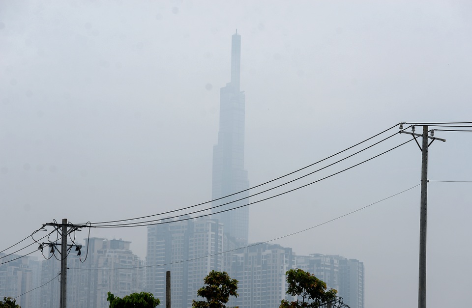 Sương mù Sài Gòn.jpg Sương mù Sài Gòn.jpg