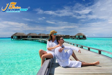 Tưng bừng ngày hội đặt tour giá đại địa chấn