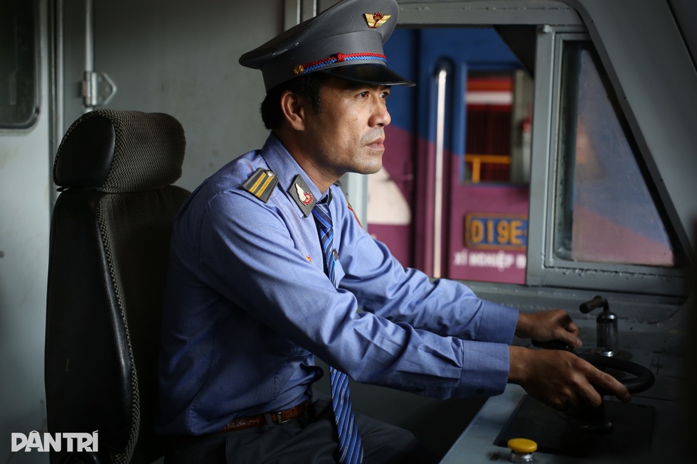 Bác tài hỏa xa và những chuyến tàu Tết xuyên thời gian - 5