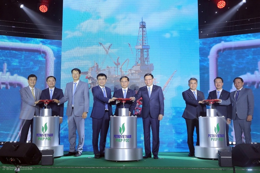 Động lực giúp Petrovietnam tăng trưởng 2 con số sau 9 tháng đầu năm 2025 - 2 Động lực giúp Petrovietnam tăng trưởng 2 con số sau 9 tháng đầu năm 2025 - 2