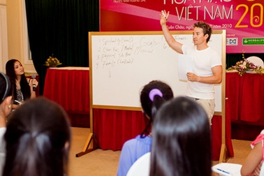 Người đẹp say sưa trong buổi học với “thầy giáo Hollywood”