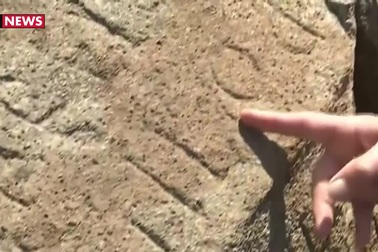 Trao giải thưởng 52 triệu đồng cho ai giải được mật mã 230 năm tuổi trên phiến đá cổ