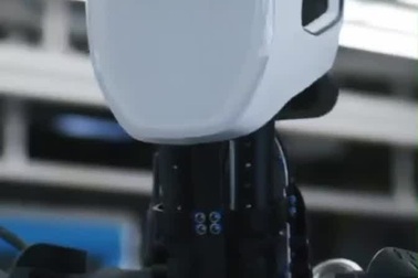 Robot Apollo được chào đón tại nhà máy của Mercedes-Benz