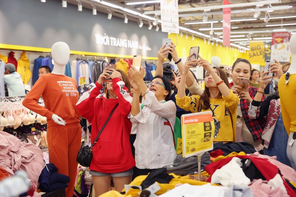 Dự sinh nhật VinMart  VinMart +, khách hàng ẵm quà khủng hàng trăm triệu đồng - 4