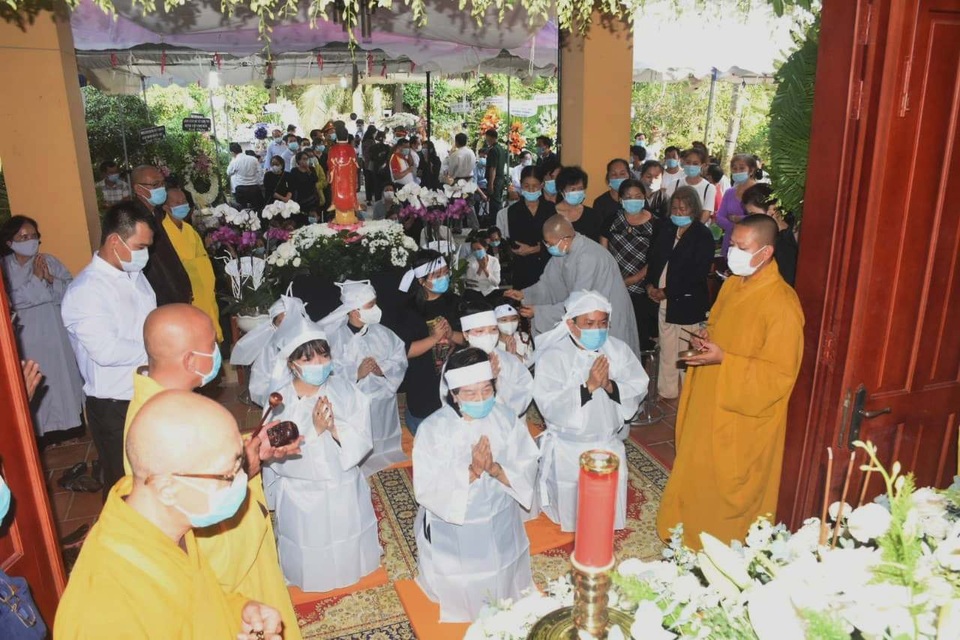 Người dân viếng nguyên Phó Thủ tướng Trương Vĩnh Trọng tại quê nhà - 4 Người dân viếng nguyên Phó Thủ tướng Trương Vĩnh Trọng tại quê nhà - 4