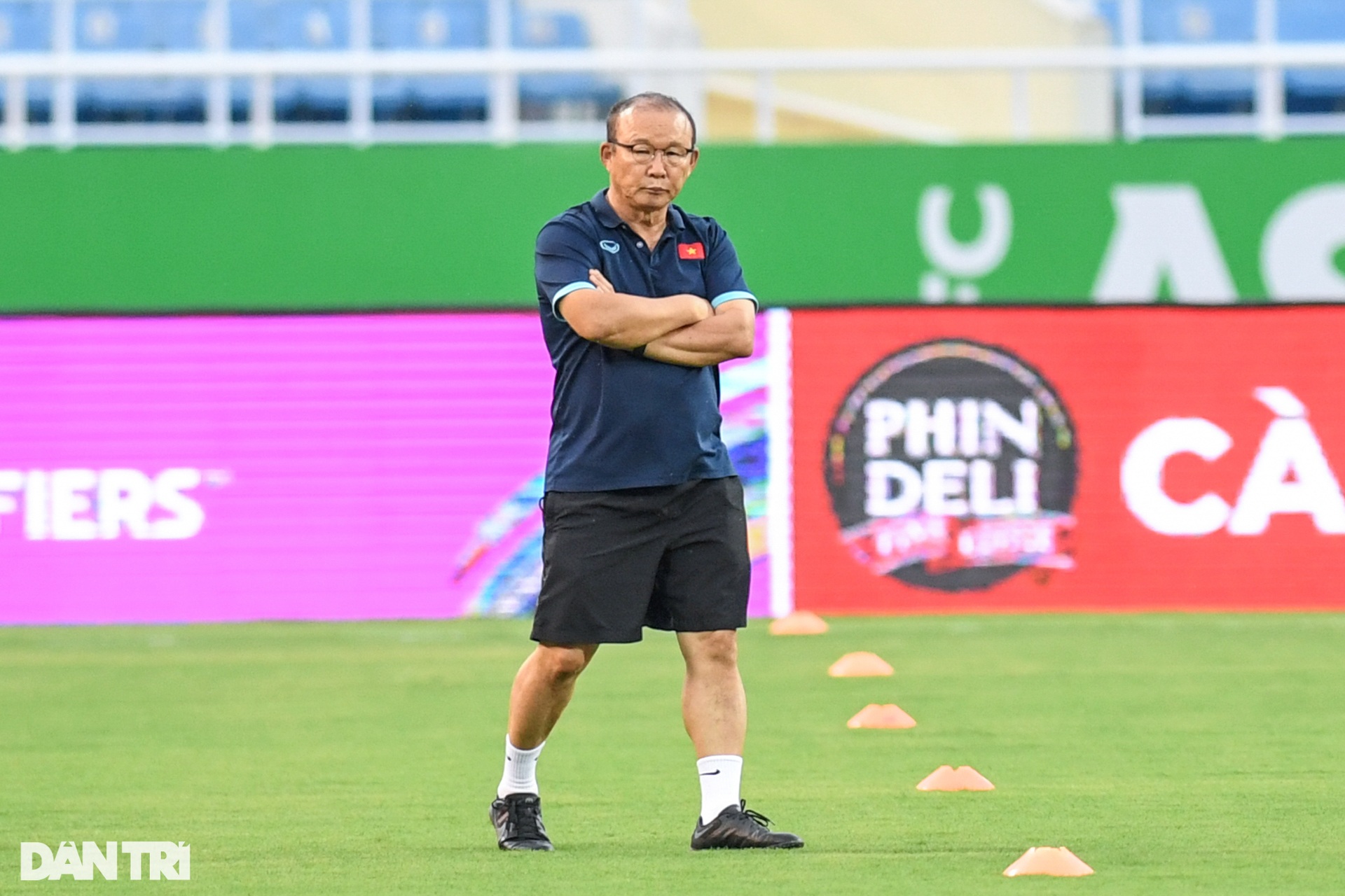 HLV Park đau đầu với bài toán tiền vệ ở buổi tập của đội tuyển Việt Nam - 2