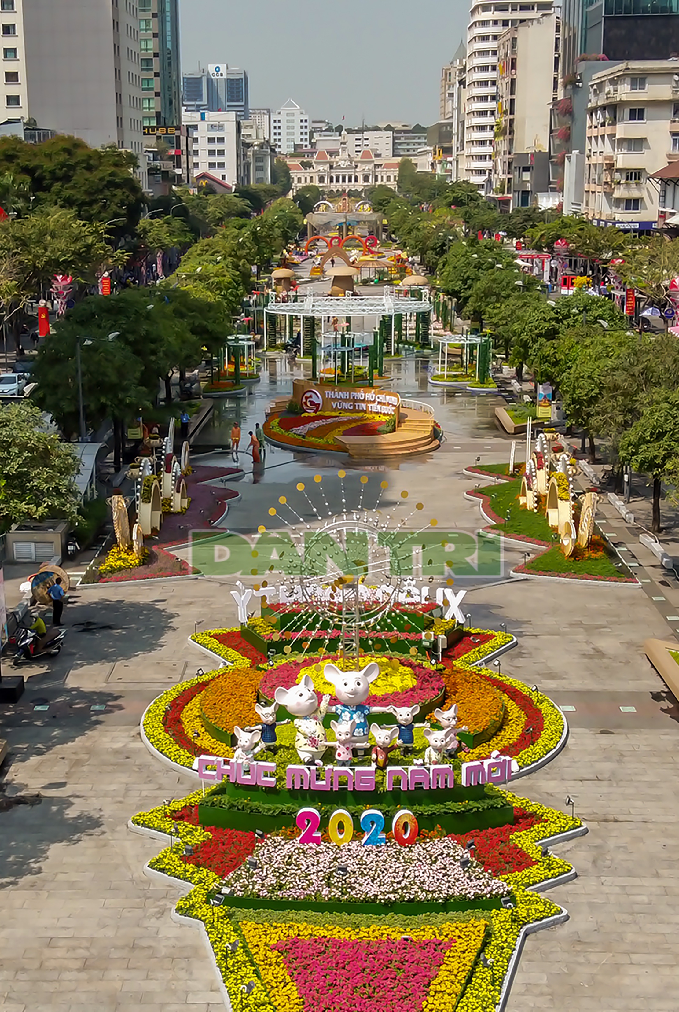 Mãn nhãn ngắm đường hoa Nguyễn Huệ trước giờ G - 16 Mãn nhãn ngắm đường hoa Nguyễn Huệ trước giờ G - 16