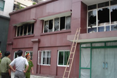 Cháy lớn ở khu đô thị Trung Hoà - Nhân Chính