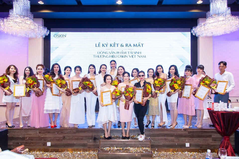 Siêu mẫu Võ Hoàng Yến trở thành CEO Công ty TNHH BTF Việt Nam - 4