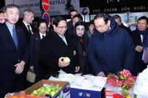 Thủ tướng thăm các trung tâm thương mại của người Việt Nam tại Cộng hòa Séc