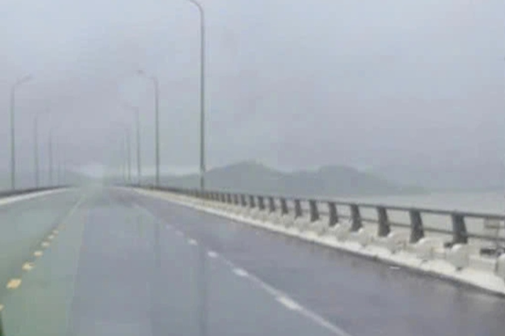 Xe thiết giáp, máy bay không người lái được huy động vào tâm bão Kalmaegi - 5 Xe thiết giáp, máy bay không người lái được huy động vào tâm bão Kalmaegi - 5