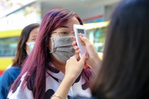 Nhiều trường ĐH hoãn thi, khuyến cáo sinh viên không rời thành phố