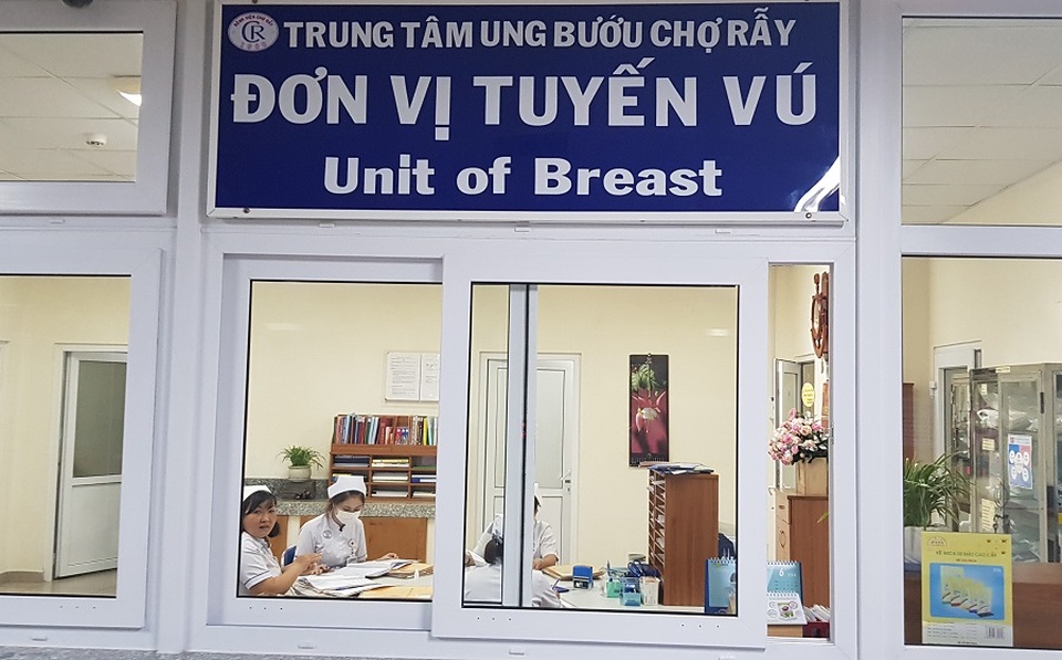 Khám u tuyến vú phải, phát hiện ung thư vú trái - 1 Khám u tuyến vú phải, phát hiện ung thư vú trái - 1