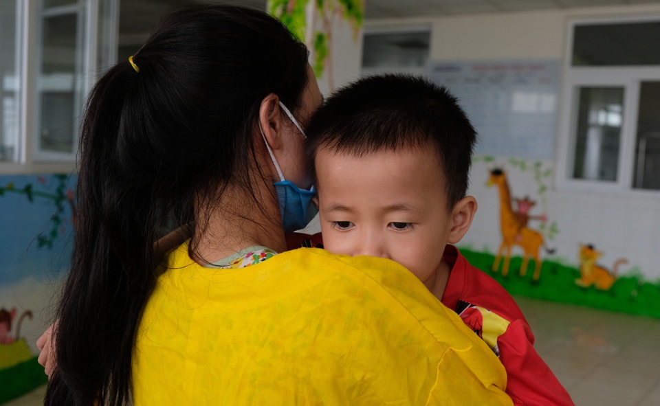 Thương bé gái 9 tuổi bị cắt lách, em trai đối diện tử thần cầu cứu sự sống - 1 Thương bé gái 9 tuổi bị cắt lách, em trai đối diện tử thần cầu cứu sự sống - 1
