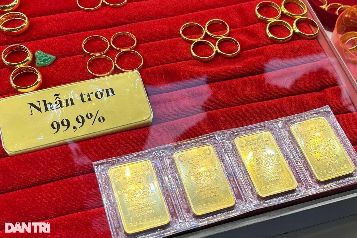 Vì sao giá vàng miếng tăng vù vù, gần như một mình một kiểu? - 2 Vì sao giá vàng miếng tăng vù vù, gần như một mình một kiểu? - 2