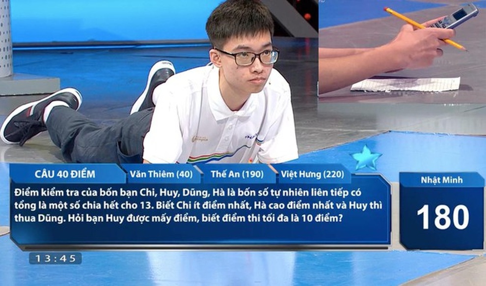 Thí sinh Olympia nằm bò ra sàn để tính toán, giành chiến thắng ngoạn mục - 1 Thí sinh Olympia nằm bò ra sàn để tính toán, giành chiến thắng ngoạn mục - 1