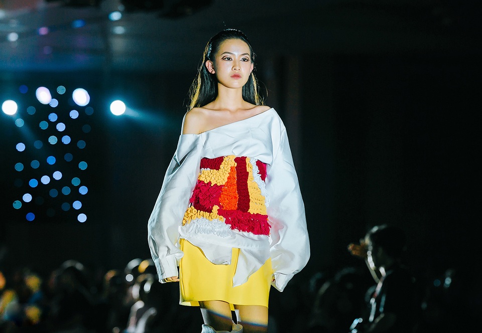 Nữ sinh xinh như hoa khôi, chinh phục học bổng gần 7 tỷ đồng - 2 Nữ sinh xinh như hoa khôi, chinh phục học bổng gần 7 tỷ đồng - 2