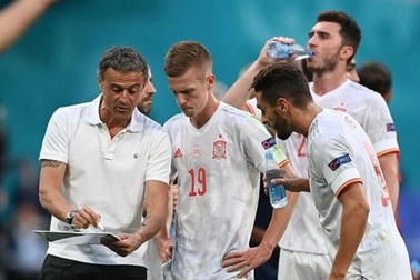 "Tây Ban Nha và Anh sáng cửa vào chung kết Euro 2020"