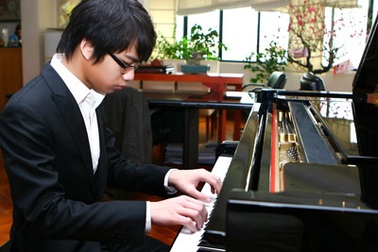 Sự trở lại của “cậu bé vàng piano” Nguyễn Việt Trung