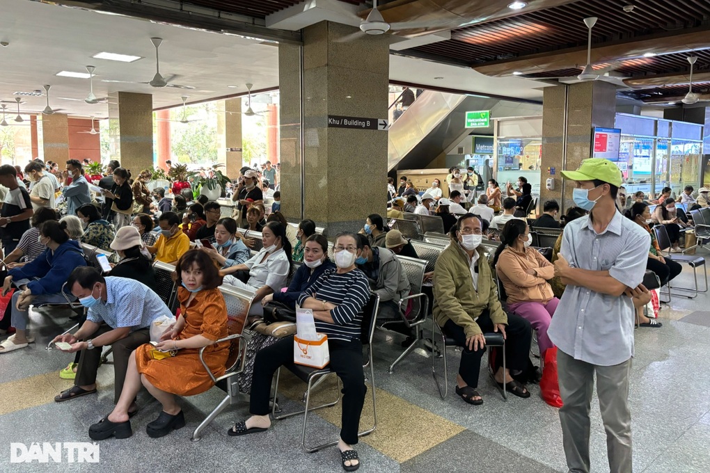 Nhiều bác sĩ ngại truyền thông y tế vì sợ... bị ném đá - 2 Nhiều bác sĩ ngại truyền thông y tế vì sợ... bị ném đá - 2