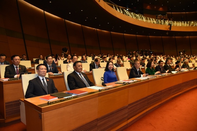 Đại biểu QH nghe báo cáo về tình hình KT-XH năm 2023, mục tiêu, nhiệm vụ năm 2024