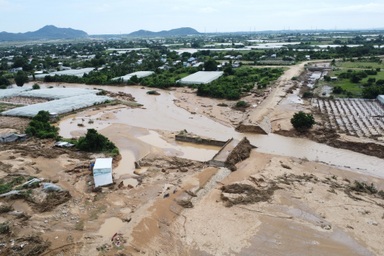 Lâm Đồng yêu cầu chủ đầu tư hồ bị vỡ tháo cạn nước, phá bỏ đập ngăn