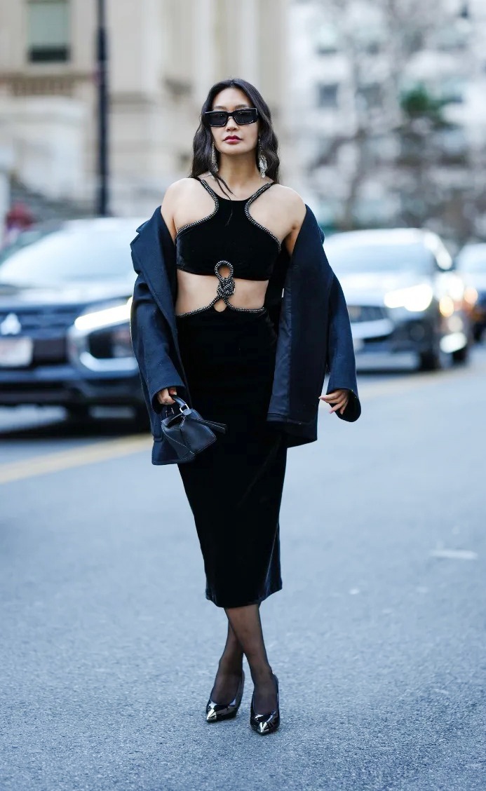 Rochii de petrecere care ajută femeile să atragă atenția în preajma zilei de Tet - 4 Những mẫu váy dự tiệc giúp phái đẹp thu hút sự chú ý dịp cận Tết - 4